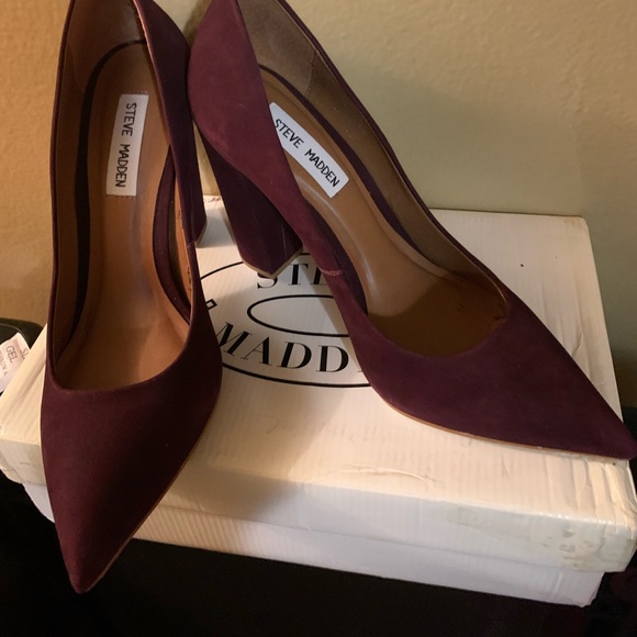 Steve Madden Shoes - Steve Madden Women's Plum Heel (minor peeling inside not ever worn tried on only